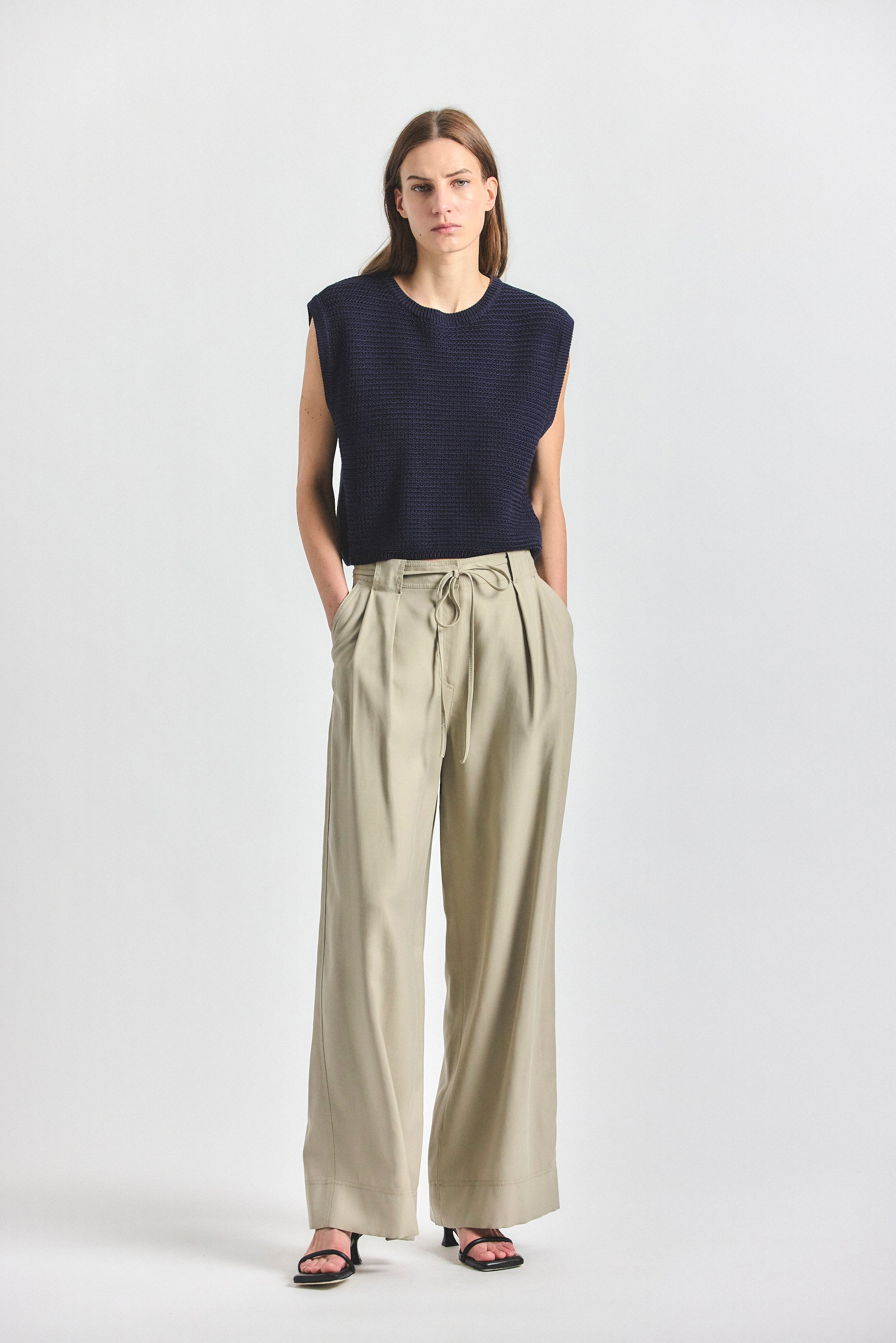 kaval Side belted trouser サイズS カヴァル Archer Wide Leg Trouser - Silver Sage – Derek Lam